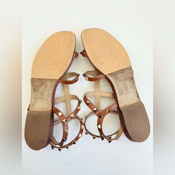 Valentino Garavani Brown leather Gold Rockstud ankle strap flat sandals EU 39.5 - Picture 6 of 13